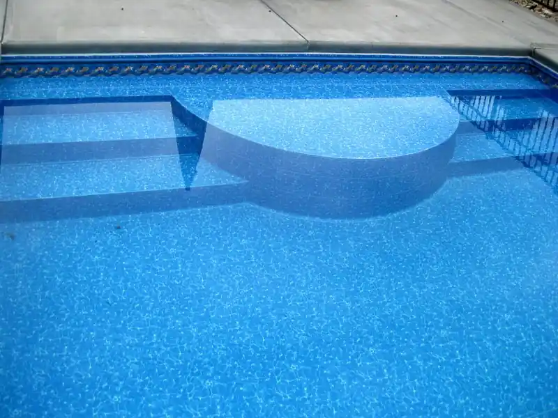 Wide steps in a designer liner pattern